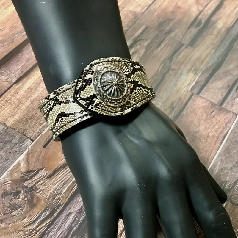 レザーブレスレット LEATHER BRACELET ( ナチュラルパイソン レザーブレスレット LEATHER BRACELET ( ナチュラルパイソン