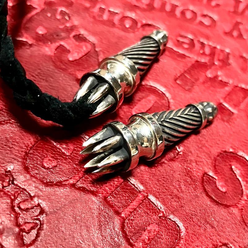 編み込み レザーネックレス ループタイ Bladed Leather Neclace (エンド...