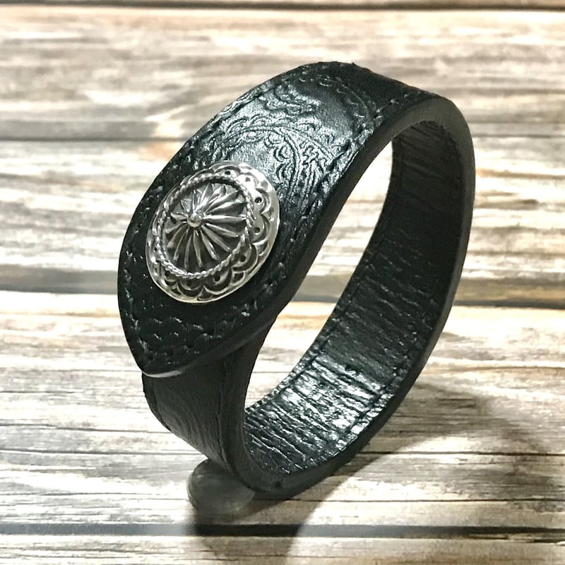 レザーブレスレット LEATHER BRACELET (ペイズリー柄型押し・ブラック