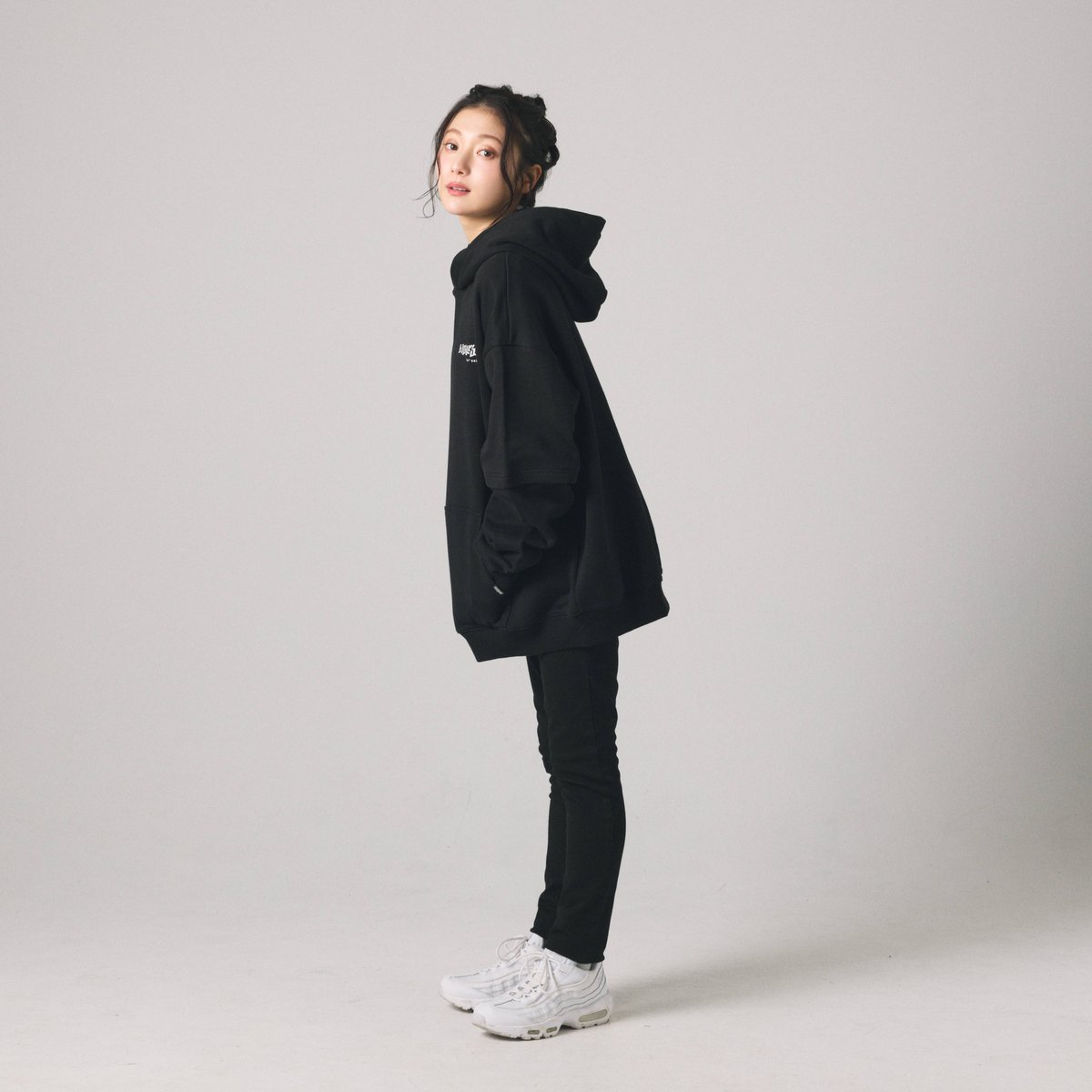 lil' valley】BASIC EMBROIDERED HOODIE | Tani Yu