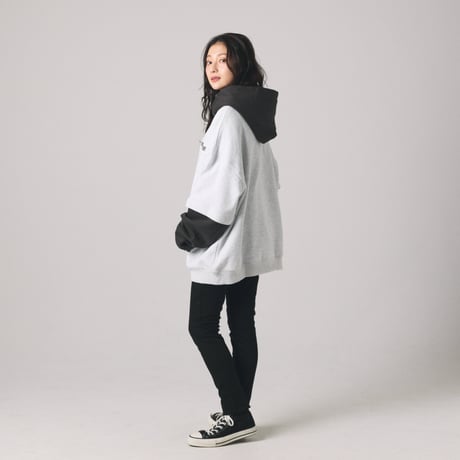 【lil' valley】BASIC EMBROIDERED HOODIE