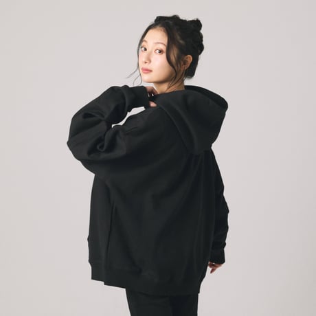 【lil' valley】BASIC EMBROIDERED HOODIE