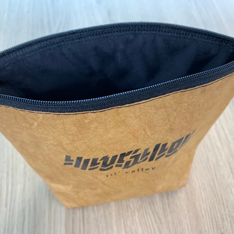 【lil' valley】LOGO TYVEK POUCH