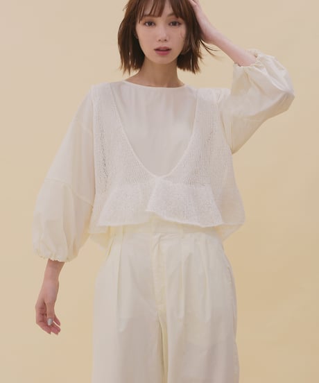 エッジペプラムニットのkit