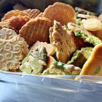 缶入り　1.3キロおまかせお得なおやつ（われせんべい）