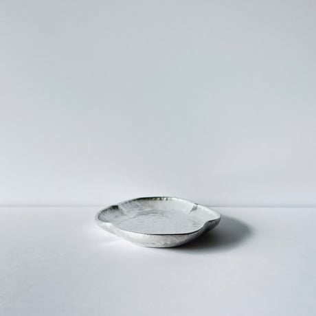 TN−115 谷井直人　総銀彩木瓜小皿 Full Silver Glaze Mokko Plate