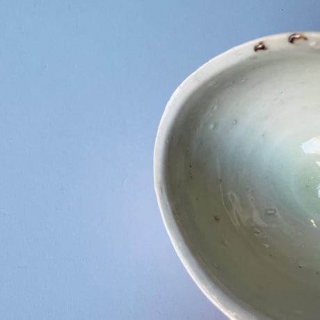 Tー90 辻村史朗　磁土ぐい呑　共箱有　Shiro Tsujimura Porcelain clay sake cup