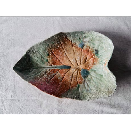 Tー116　辻村史朗　伊賀葉皿大　共箱付　Shiro Tsujimura Large Leaf-Shaped Plate