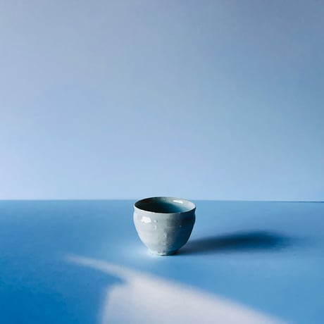 Tー91 辻村史朗　磁土ぐい呑　共箱有　Shiro Tsujimura Porcelain clay sake cup