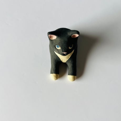 KMー11 鍵谷雅美　白むな毛半身（マケット）    Masami Kagiya Black Cat with a White Chest (Maquette）