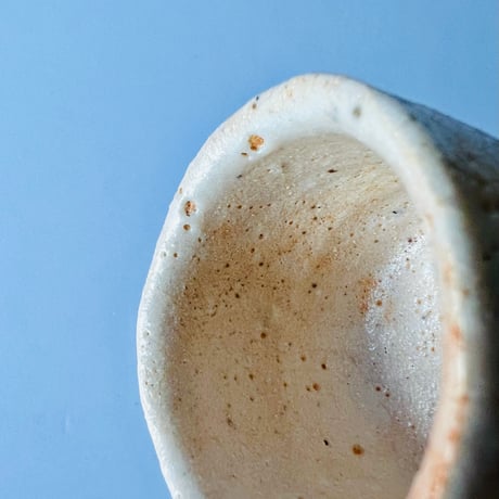 T−16 辻村史朗　志野ぐい呑　共箱付　Shiro Tsujimura Shino sake cup