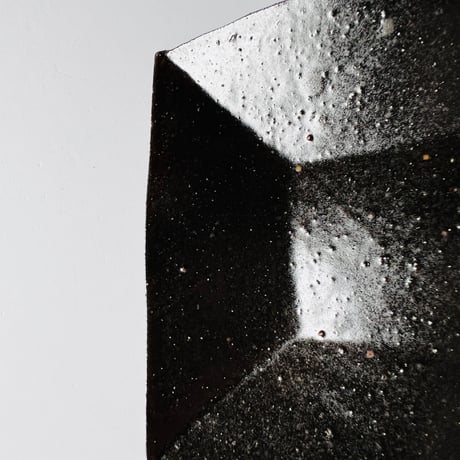 Sー10 鈴木大弓　黒高麗角皿 Suzuki Hiroyumi Black Korean square plate