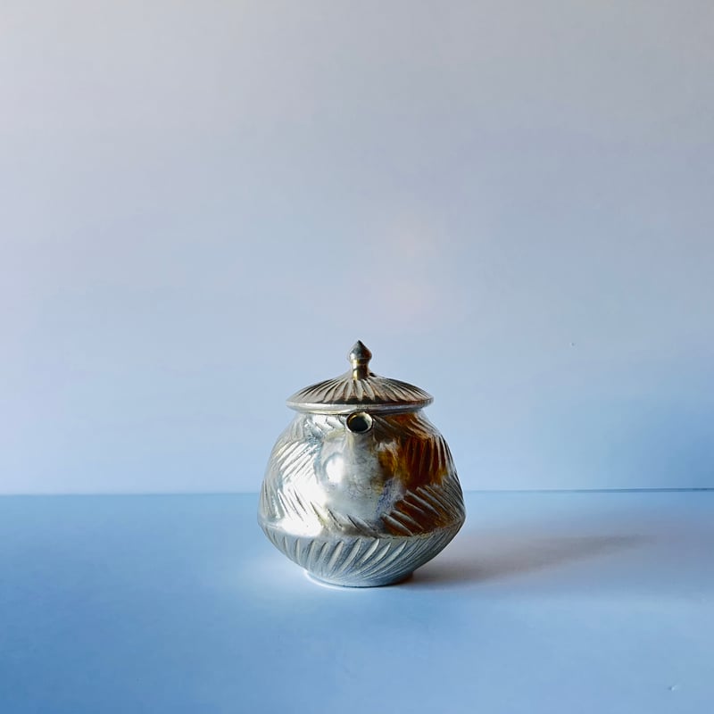 TN−94 谷井直人 銀彩しのぎポット Silver-Glazed Teapot | GARA
