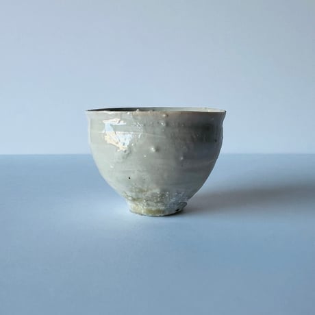 Tー93 辻村史朗　磁土ぐい呑　共箱有　Shiro Tsujimura Porcelain clay sake cup