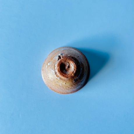 T−19 辻村史朗　井戸ぐい呑　共箱付　Shiro Tsujimura Well Sake Cup