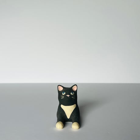 KMー11 鍵谷雅美　白むな毛半身（マケット）    Masami Kagiya Black Cat with a White Chest (Maquette）
