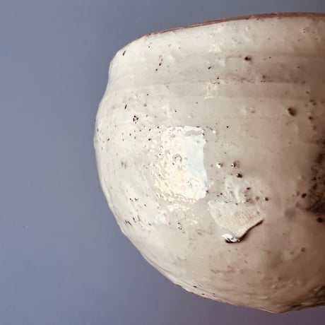Tー81 辻村史朗　粉吹ワインカップ　共箱有　Shiro Tsujimura “Kohiki Wine Cup” (White Slip-Coated Cup)