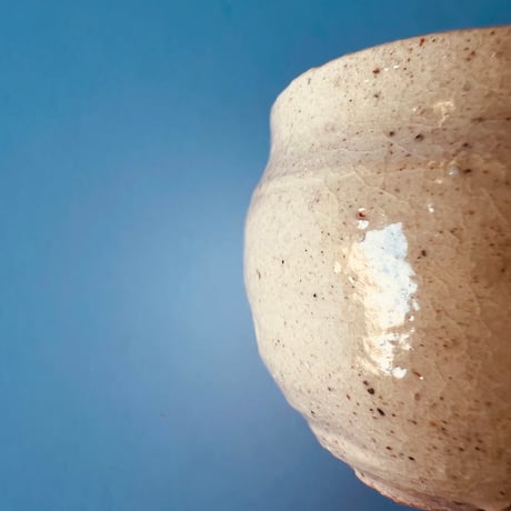 Tー85 辻村史朗　井戸ぐい呑　共箱有　Shiro Tsujimura “Ido Guinomi” (Ido-style Sake Cup)