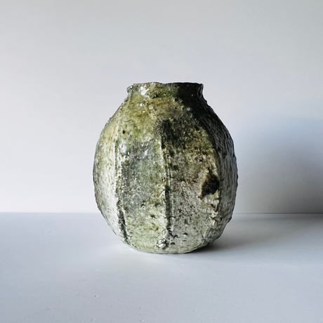 K−11 神山清子　信楽自然釉　窯変壺　Kiyoko Kamiyama, Shigaraki Natural Glaze, Kiln-Changed Vase