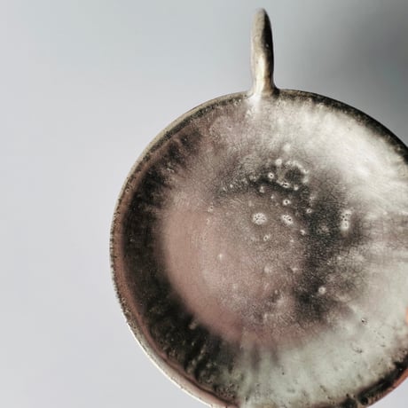 TN−20 谷井直人　銀彩持手皿　Naoto Tanii, Silver-colored handle plate