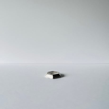 TN−10 谷井直人　銀彩豆皿　TN-10 Naoto Tanii, Silver-colored small plate