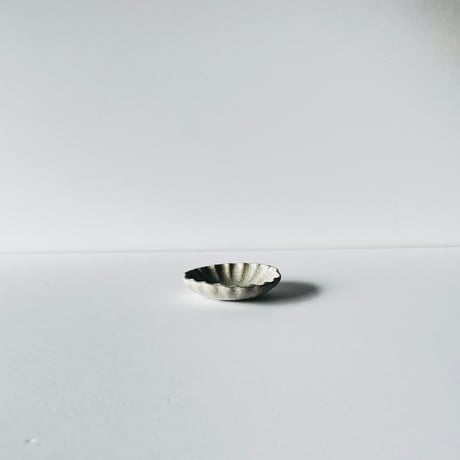 TNー47 谷井直人　銀彩ビードロ豆皿　Naoto Tanii, Silver-glazed Vidro Small Plate