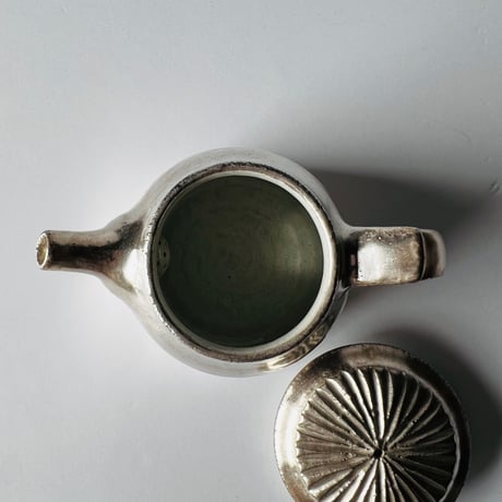 TNー45 谷井直人　銀彩ポット　 Naoto Tanii Silver-glazed pot