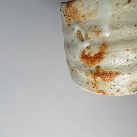 Tー39 辻村史朗　志野ぐい呑　共箱付き　Shiro Tsujimura Shino sake cup with box
