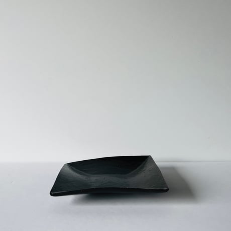 Sー10 鈴木大弓　黒高麗角皿 Suzuki Hiroyumi Black Korean square plate
