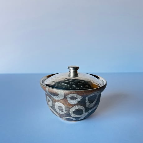 TN−99 谷井直人　銀彩ぐりぐり宝瓶　Silver-Glazed “Guriguri” Hobin (Handleless Teapot)