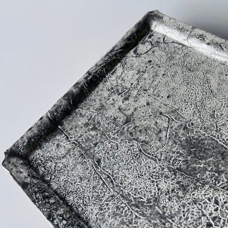 TN−123 谷井直人　銀泥正角平皿 Naoto Tanii Silver Slip Square Plate