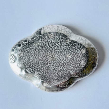 TN−115 谷井直人　総銀彩木瓜小皿 Full Silver Glaze Mokko Plate
