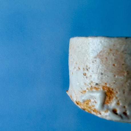 T−16 辻村史朗　志野ぐい呑　共箱付　Shiro Tsujimura Shino sake cup