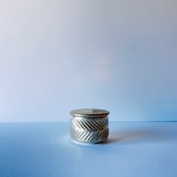 TN−96 谷井直人　銀彩しのぎボンボ二エール　Silver-Glazed Shinogi Bonbonnière