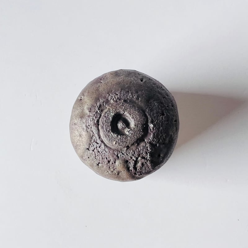T−129 辻村史朗 引出し黒旅茶碗 共箱付 Shiro Tsujimura Hikidas