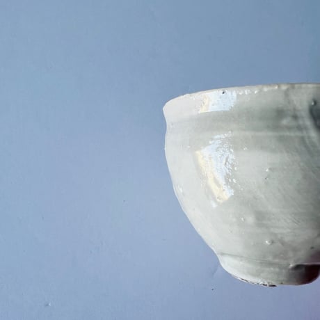 Tー93 辻村史朗　磁土ぐい呑　共箱有　Shiro Tsujimura Porcelain clay sake cup