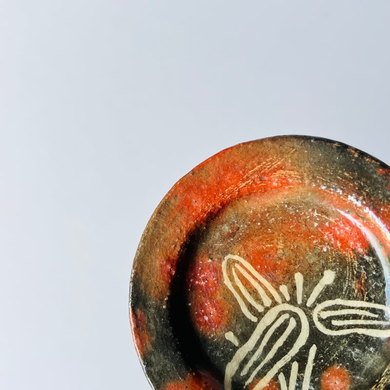 AK-1 赤楽 小皿 三点高台 笹文様 Akaraku Small Plate with Th