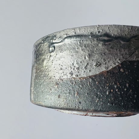 TN−110 谷井直人　黒御影銀彩たわみ小鉢 Naoto Tanii Black Mikage Silver Glaze Softly Distorted Bowl
