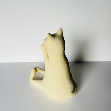 KMー2 鍵谷雅美　悩める猫　    Masami Kagiya Odd-Eyed White Cat