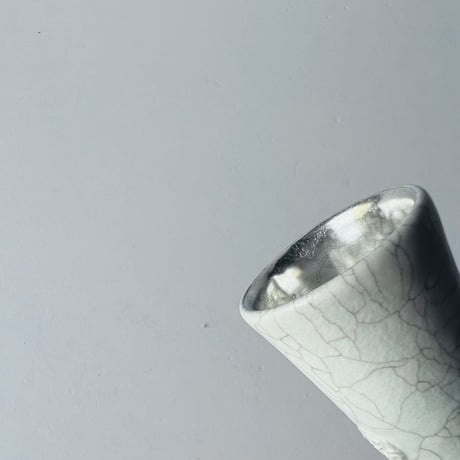 TN−125  谷井直人　銀彩白釉貫入杯 Naoto Tanii Silver Glaze White Crackled Guinomi