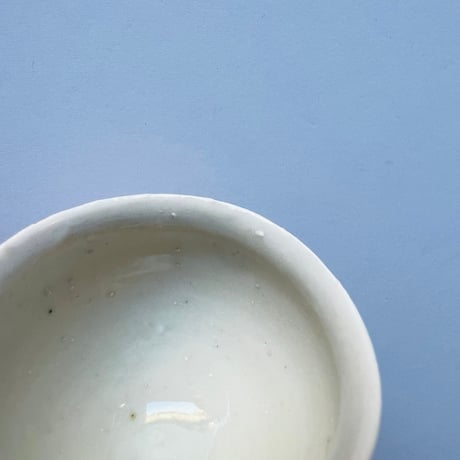 Tー91 辻村史朗　磁土ぐい呑　共箱有　Shiro Tsujimura Porcelain clay sake cup