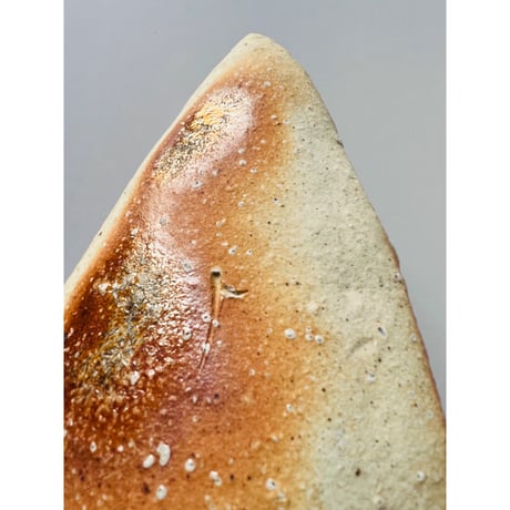 T−110 辻村史朗　伊賀葉皿　共箱有Shiro Tsujimura Iga Leaf Plate (Iga-style Leaf-shaped Plate)