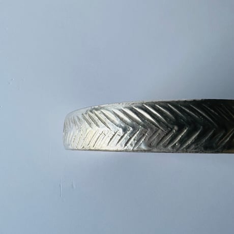 TN−69 谷井直人　銀彩しのぎリム皿　Naoto Tanii – Silver-Glazed Shinogi Rim Plate