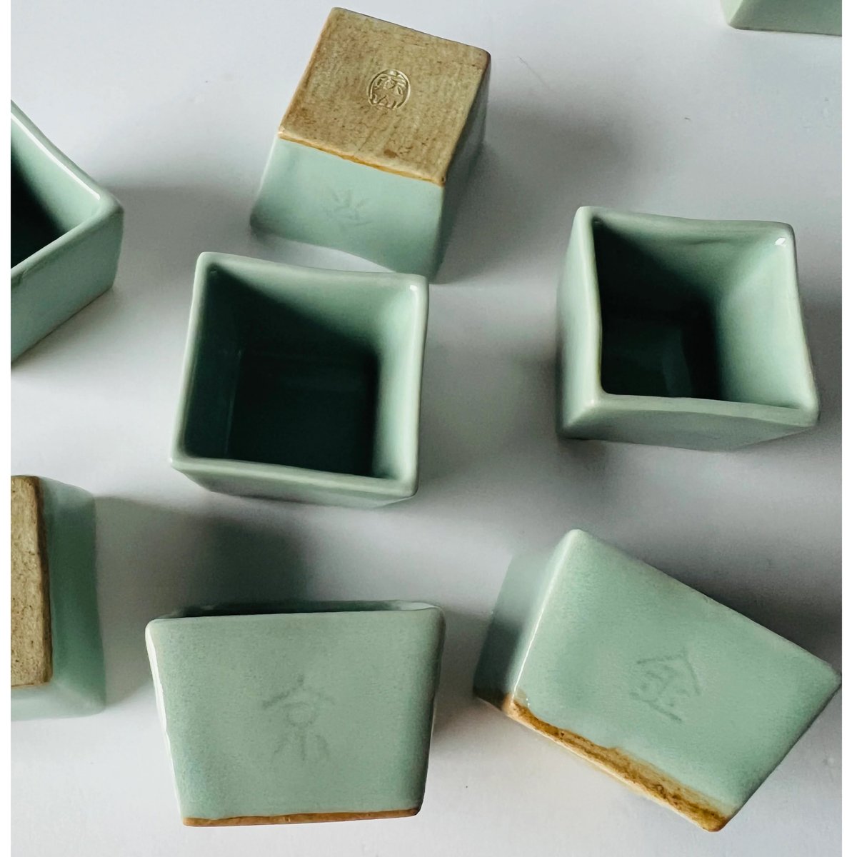 S−1 初代諏訪蘇山 青磁桝盃20客 共箱付 First generation Suwa