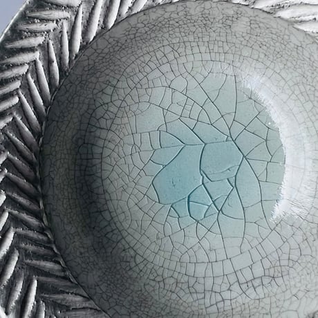 TNー71 谷井直人　銀彩ビードロしのぎリム皿　Naoto Tanii – Silver-Glazed Bidoro Shinogi Plate with Rim
