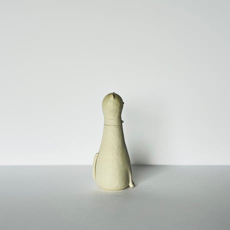KM−4 鍵谷雅美　白い猫のアロマディフューザー　    Masami Kagiya  White Cat Aroma Diffuser