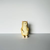 KMー9 鍵谷雅美　茶虎のの着ぐるみの白猫　    Masami Kagiya White Cat in a Tea Tiger Costume