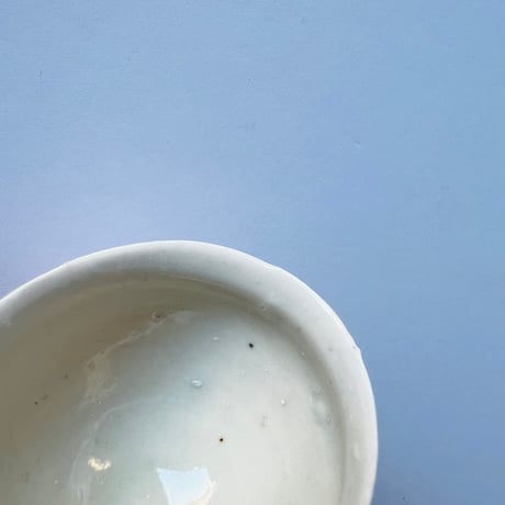 Tー91 辻村史朗　磁土ぐい呑　共箱有　Shiro Tsujimura Porcelain clay sake cup