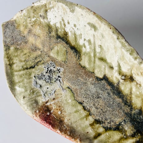 T−117 辻村史朗　伊賀葉皿　共箱付　Shiro Tsujimura Leaf-Shaped Plate