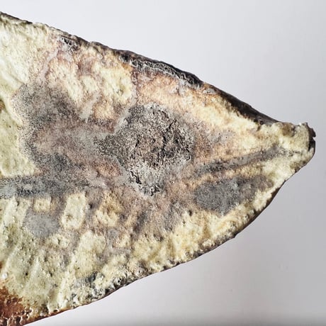 T−118 辻村史朗　伊賀葉皿　共箱付　Shiro Tsujimura Leaf-Shaped Plate